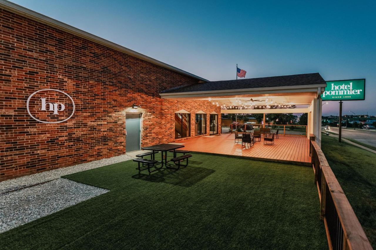 Hotel Pommier Indianola エクステリア 写真