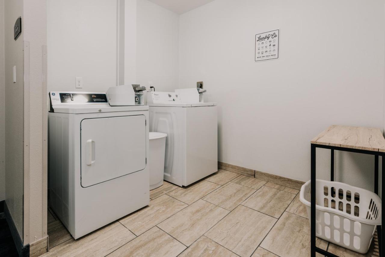 Hotel Pommier Indianola エクステリア 写真